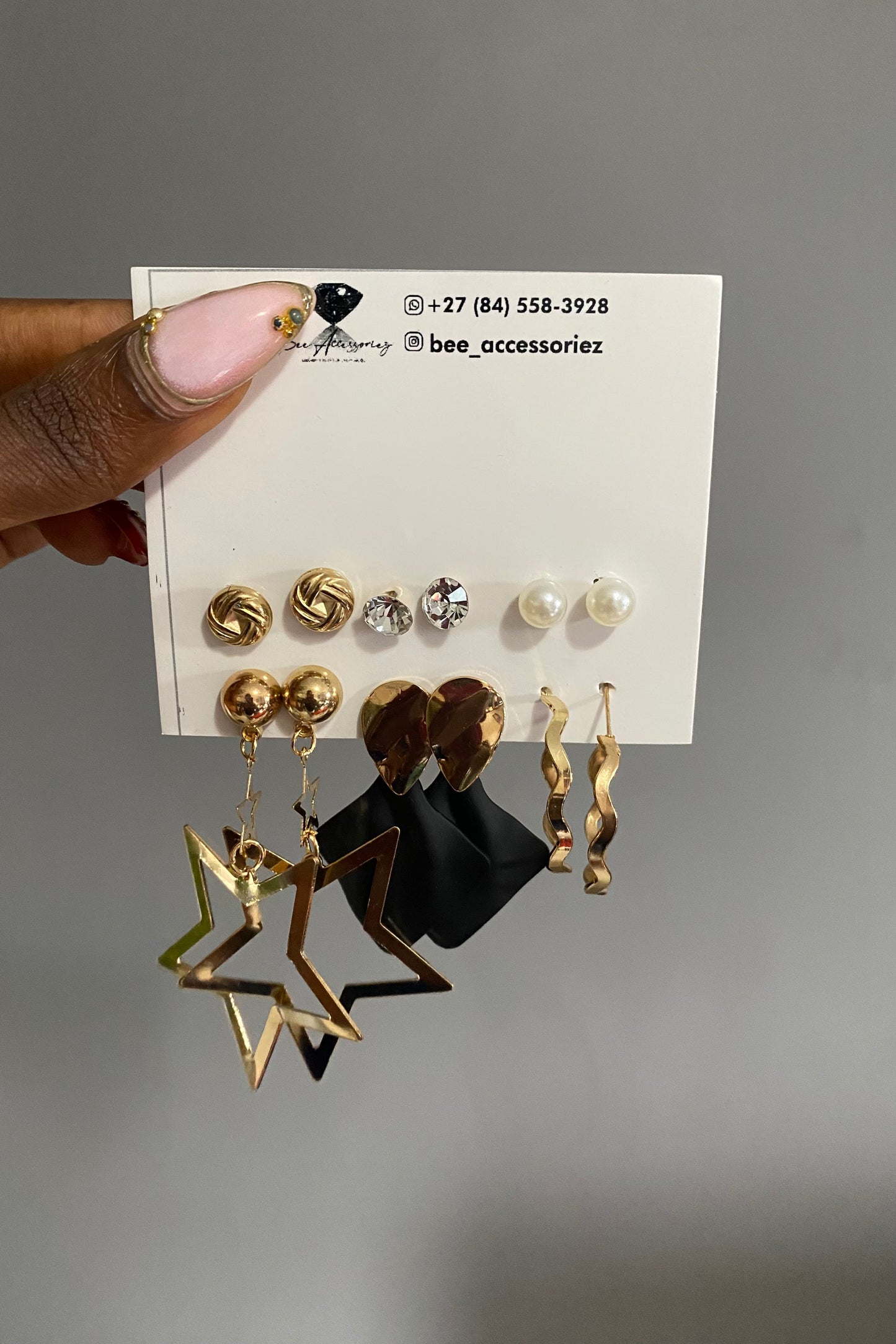 Vee earrings