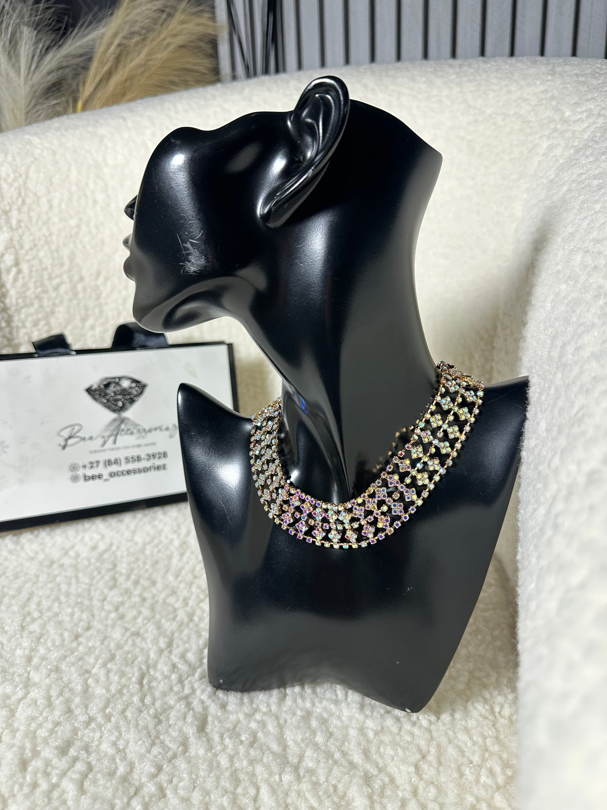 Dainty Diva choker