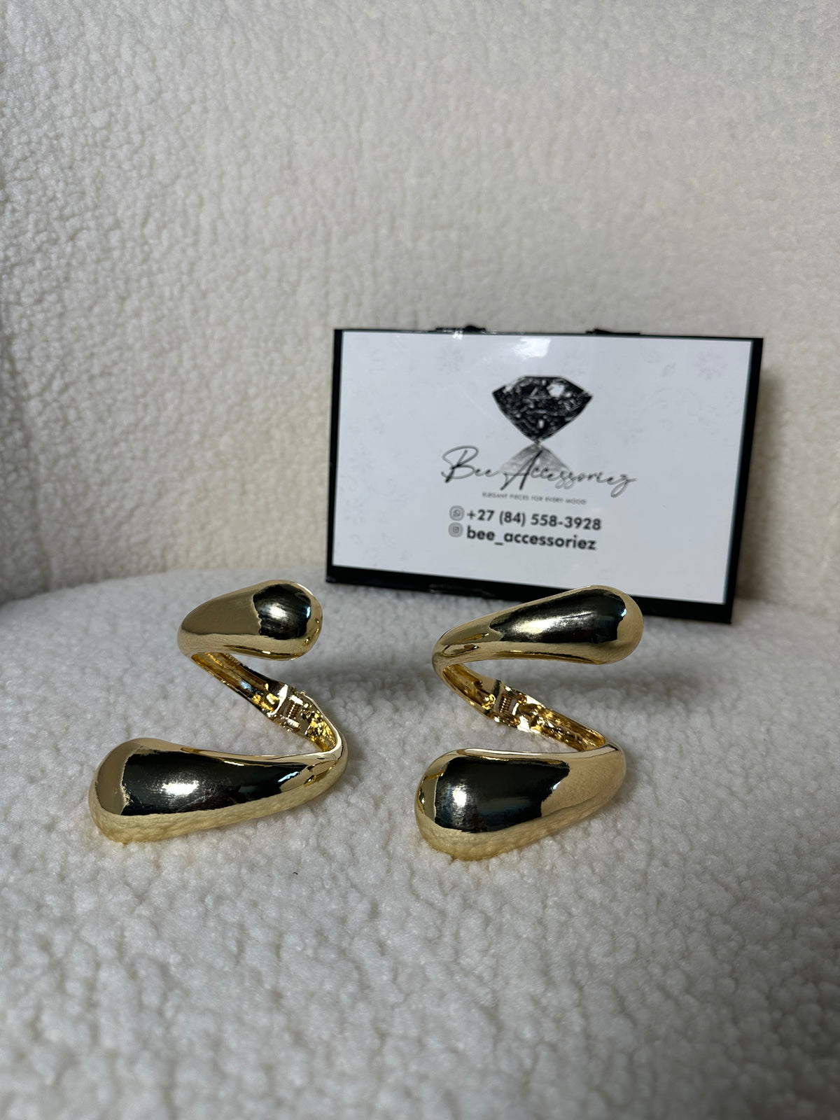 Luxe loop bracelet