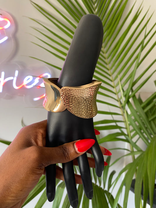 Harmione chunky bangle