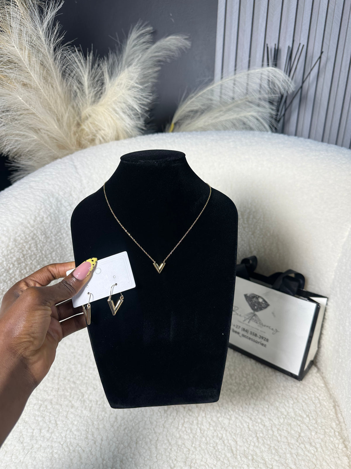 V necklace