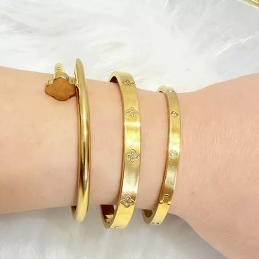 Golden Wave Arm Cuff
