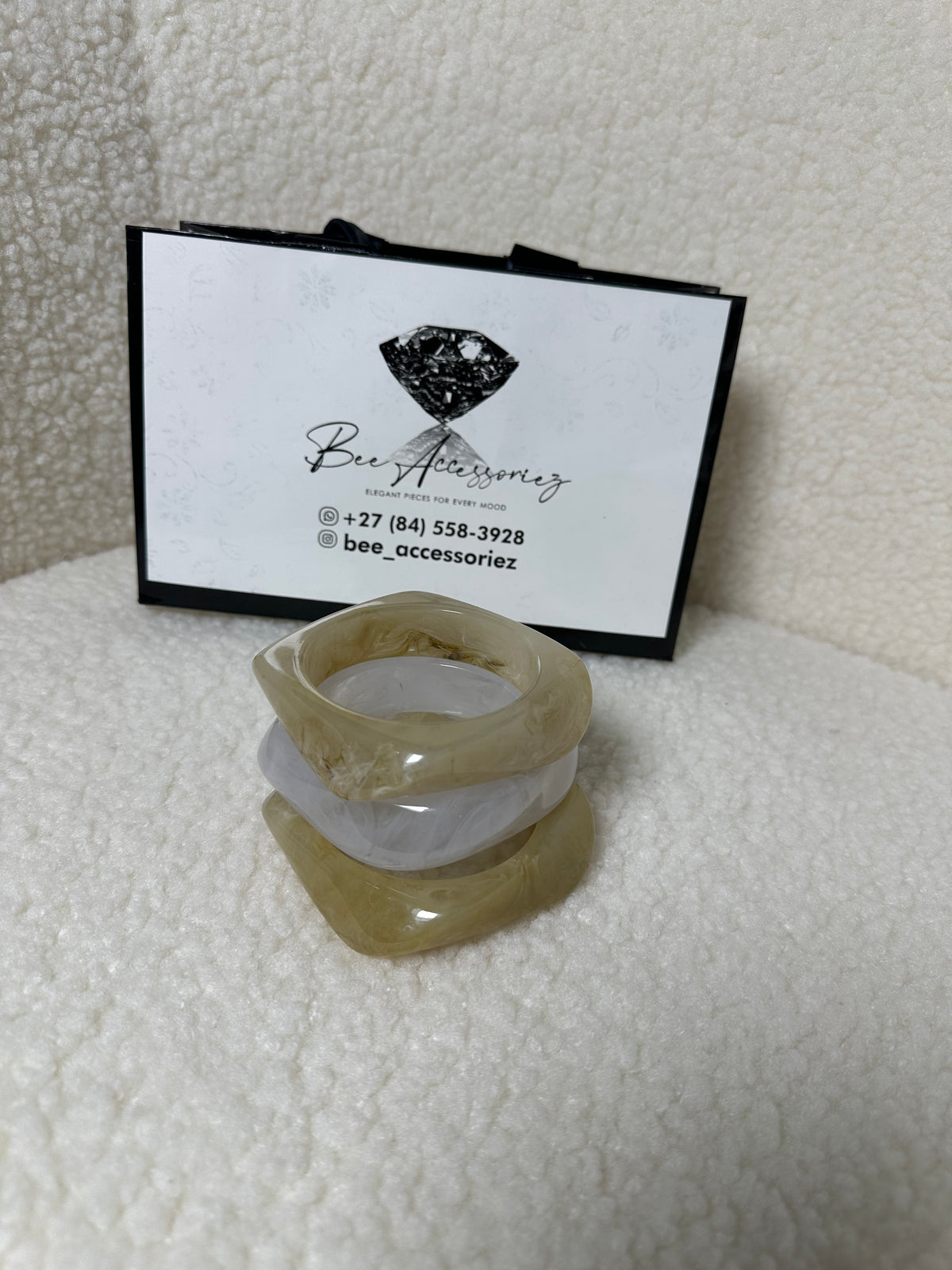 Piece Neutral Resin Bangle Set