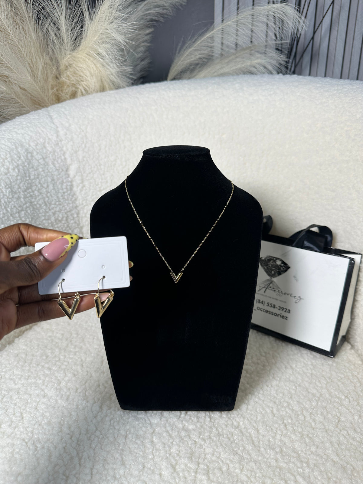 V necklace
