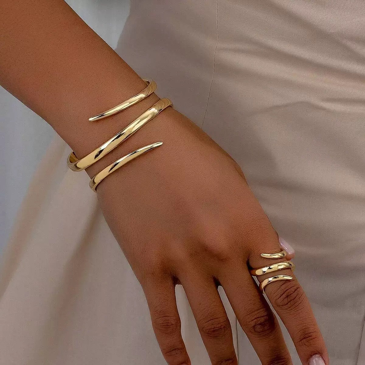 Baddie Wrist Cuff
